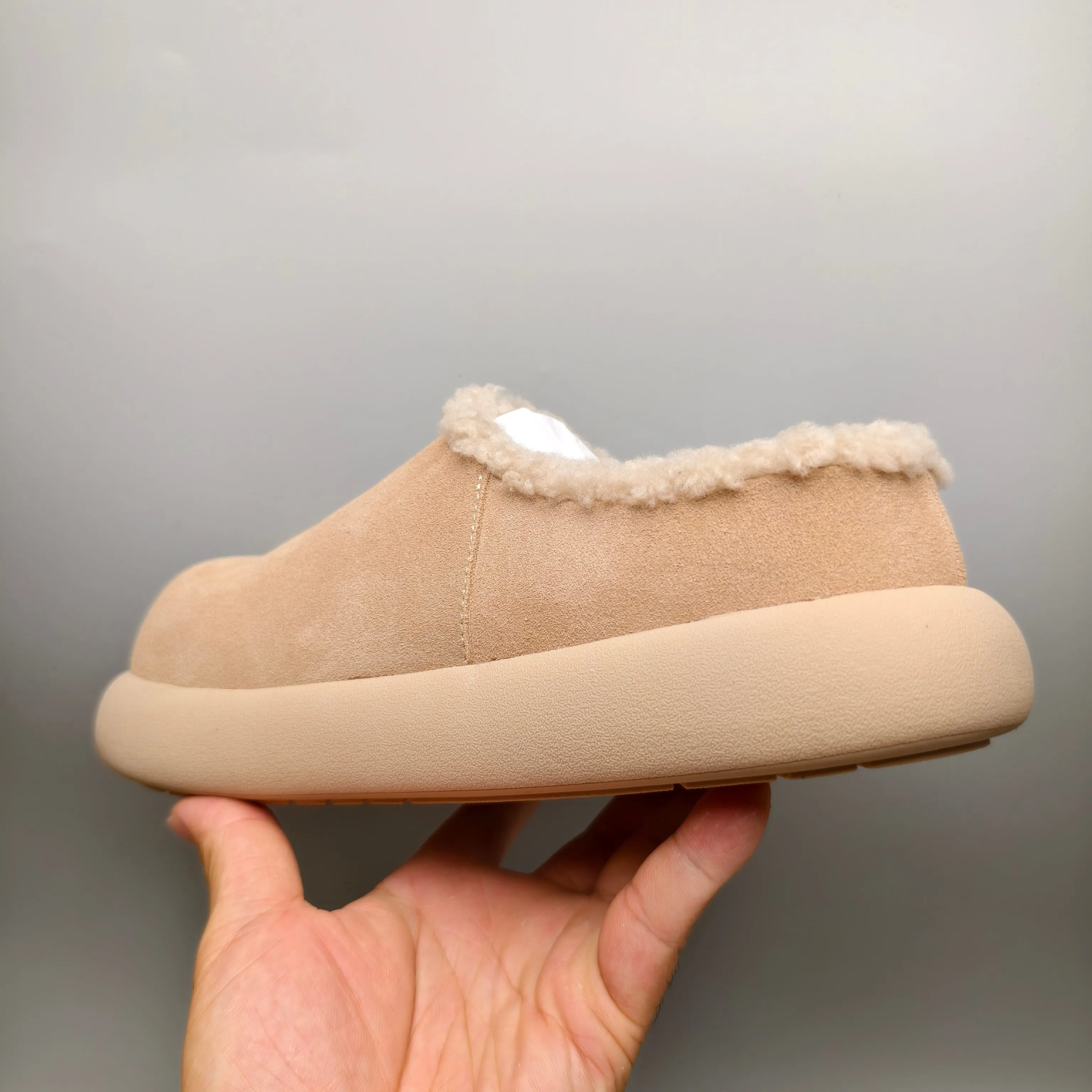 💰480 UGG sheepskin all-in-one snow boots 6088 UGG sheepskin all-in-one snow boots slip-on home shoes potato thick-soled women's shoes color: maroon antelope brown sand chocolate matching code: 35-40